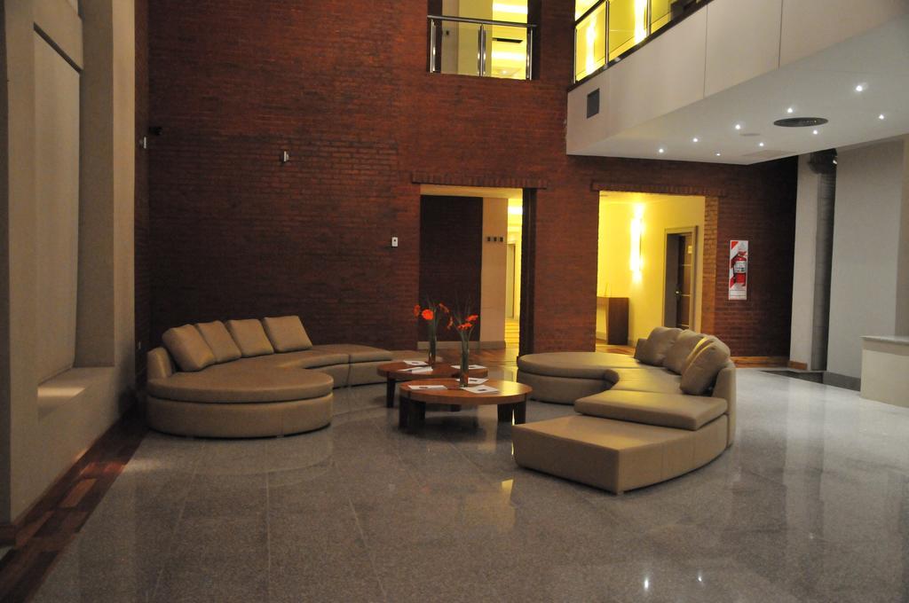 Antu Malal Hotel Plaza Huincul Esterno foto