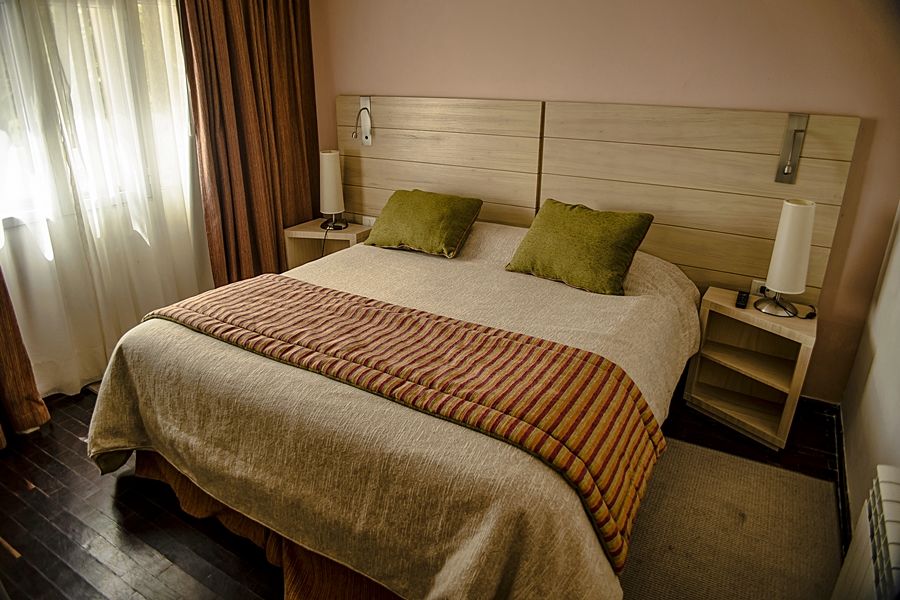 Antu Malal Hotel Plaza Huincul Esterno foto