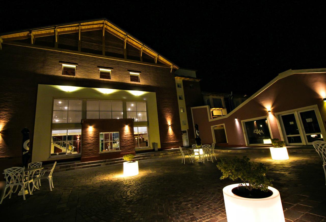 Antu Malal Hotel Plaza Huincul Esterno foto