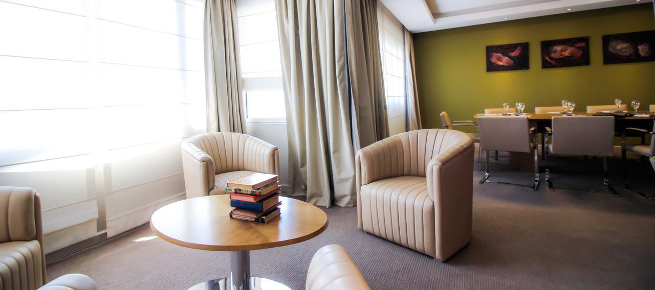 Antu Malal Hotel Plaza Huincul Esterno foto